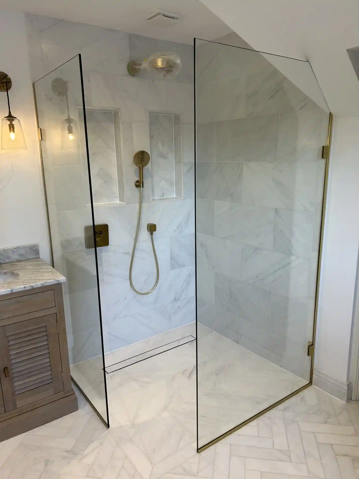 shower screens im glass