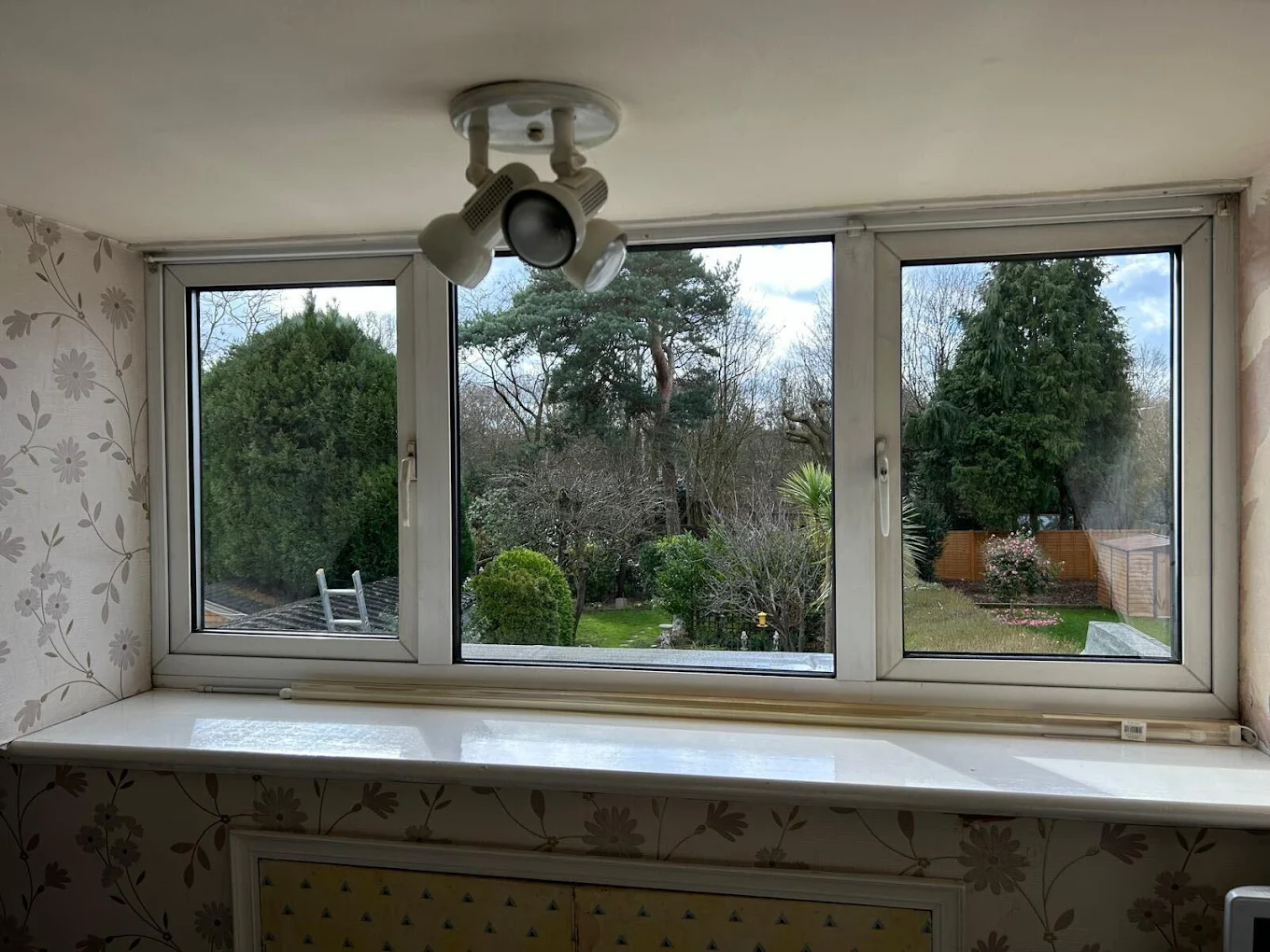 Glass Replacement Services in Mill End